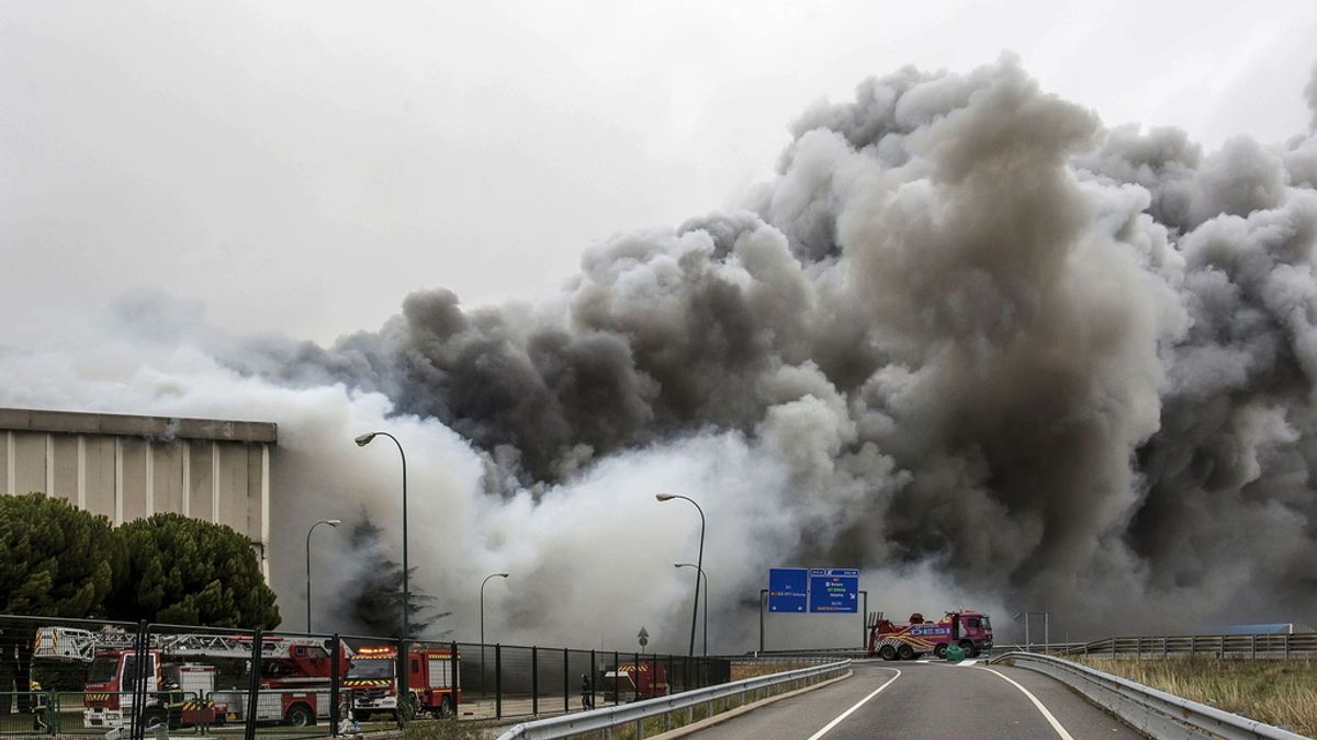 Un incendio causa daños muy graves en la fábrica de Campofrío en Burgos