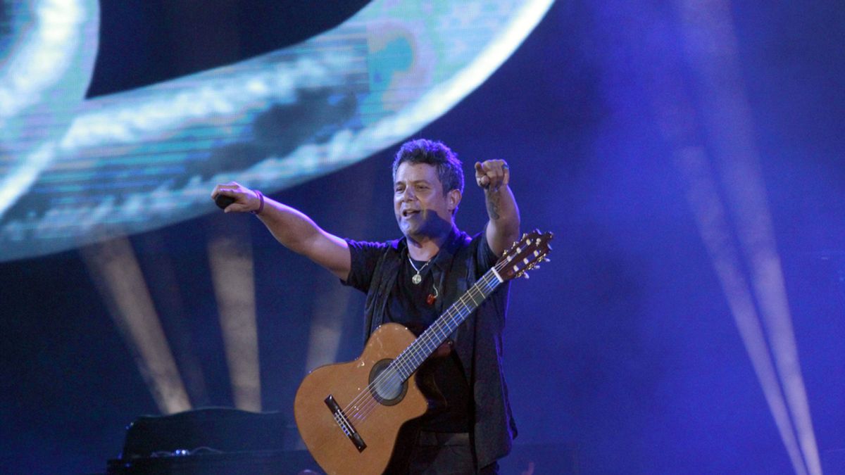 Alejandro Sanz hace vibrar a la ciudad de su padre en un apoteósico concierto