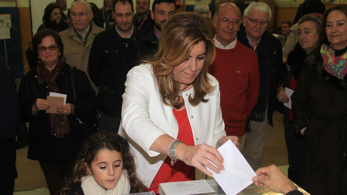 Susana Díaz votando en familia
