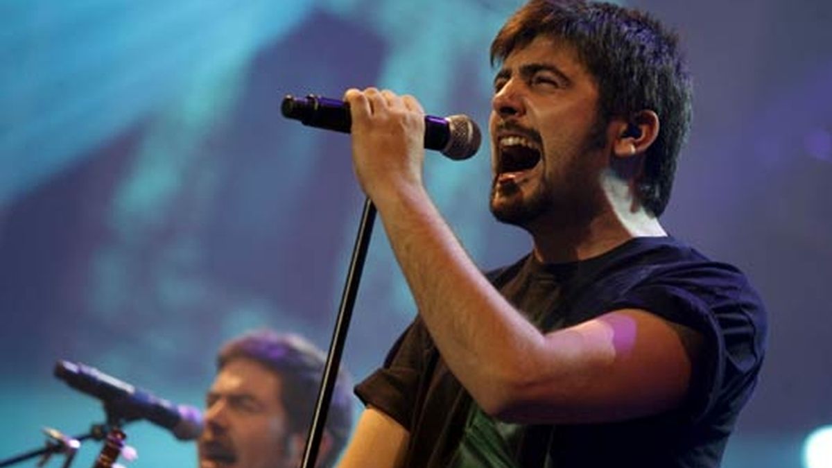 Los hermanos Muñoz durante su concierto en Madrid. Foto: EFE