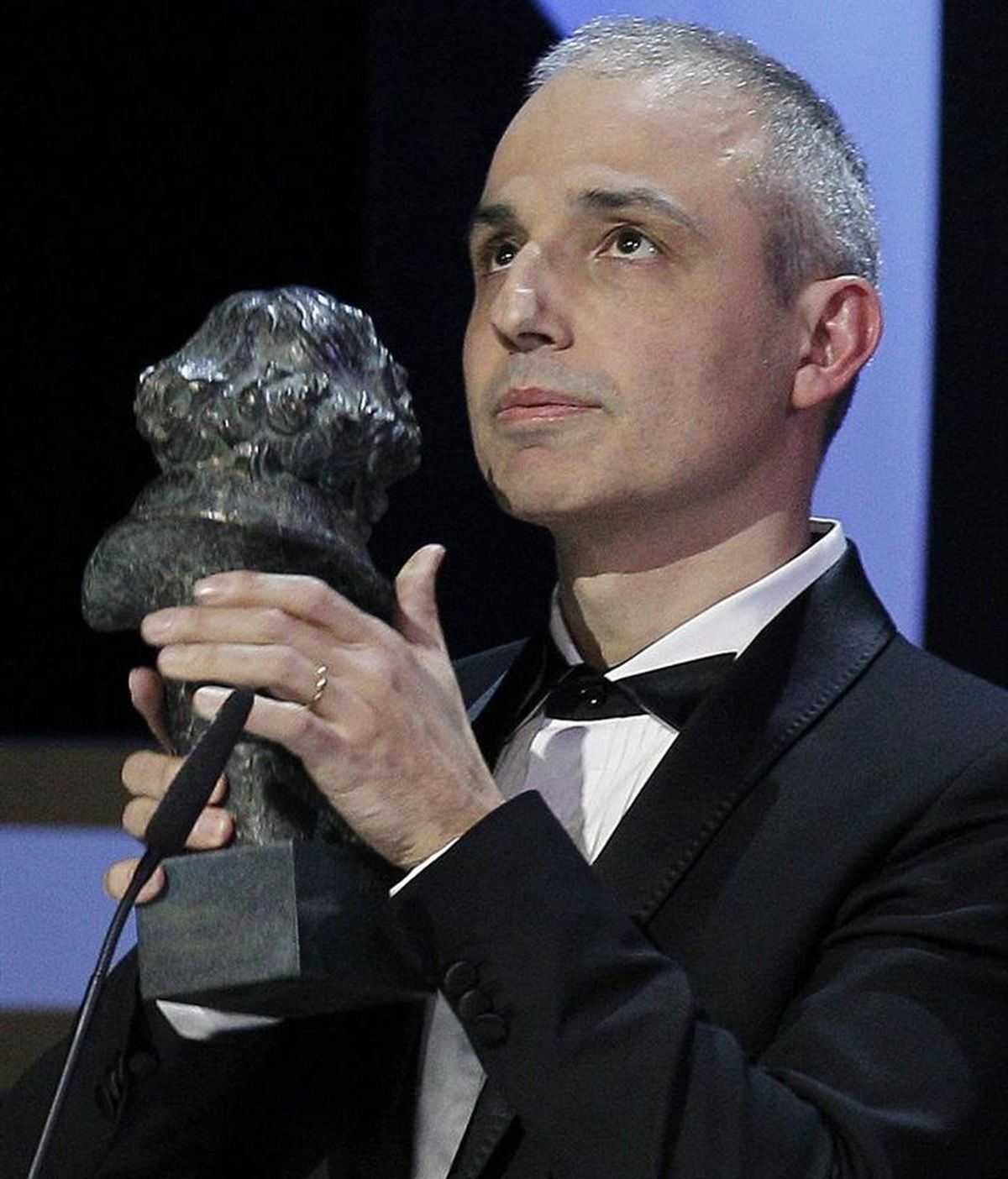 Pablo Berger, tras recibir el premio Goya al mejor guión original por "Blancanieves"