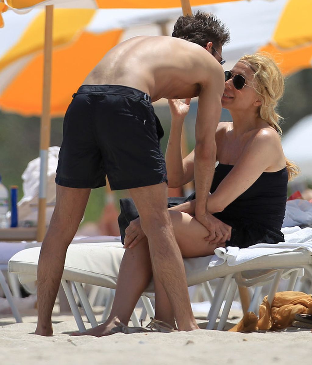 Marta Sánchez y Hugo Castejón, besos y arrumacos en Miami