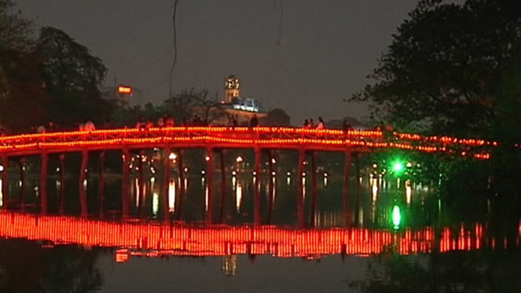 Puente iluminado