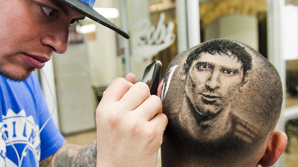 Con Leo Messi hasta en el peinado