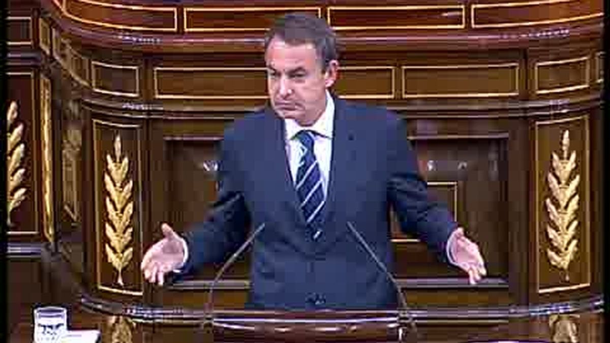 Rajoy reprocha a Zapatero la forma de retirar las tropas de Kosovo