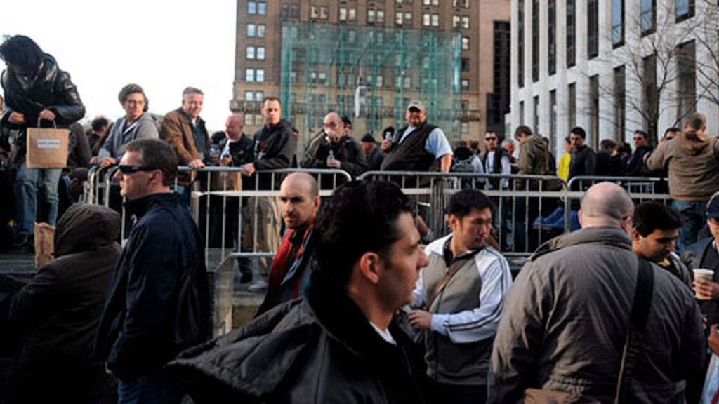 Largas colas para estrenar el iPad