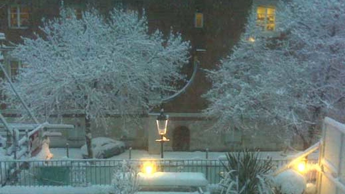 Londres, paralizado por la nieve. Vídeo: Informativos Telecinco