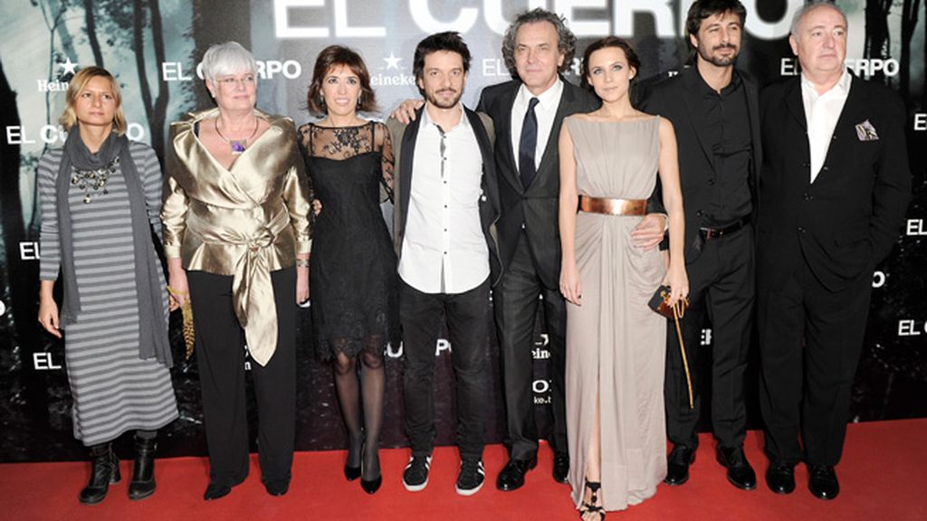 Belén Rueda deja 'solos' a Hugo Silva y Coronado en el estreno de 'El cuerpo'
