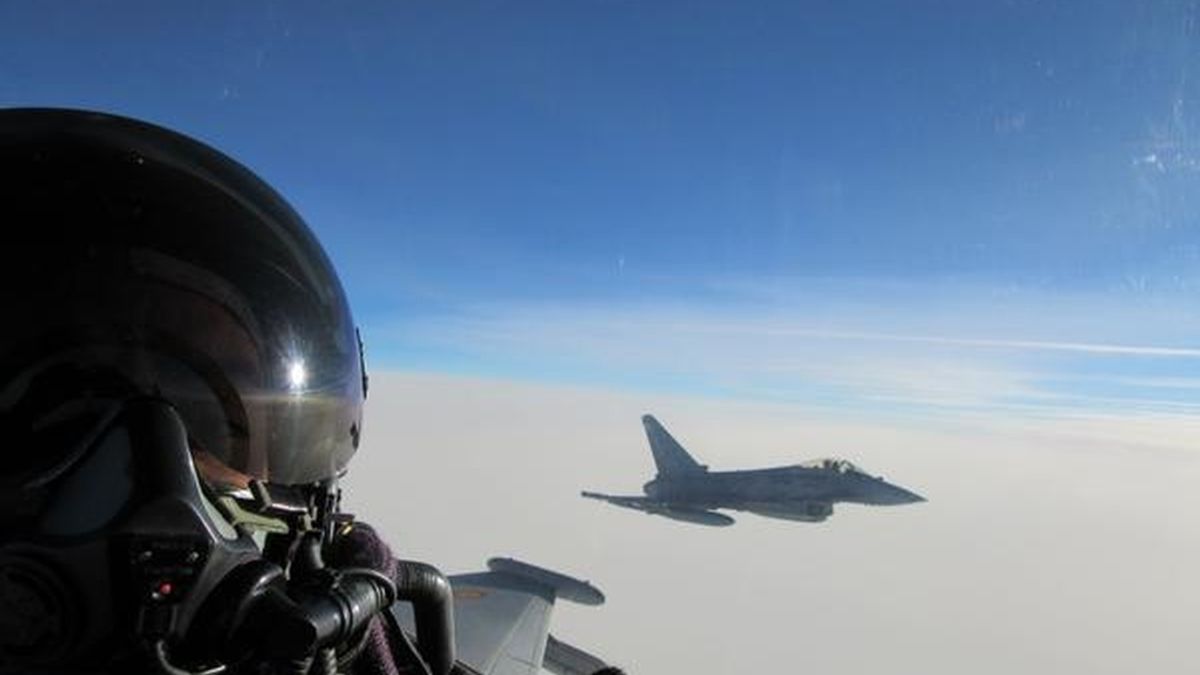 Pilotos españoles, cara a cara con cazas rusos