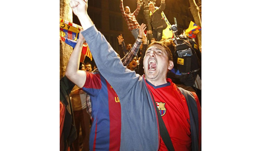 El alirón blaugrana inunda la plaza de Canaletas