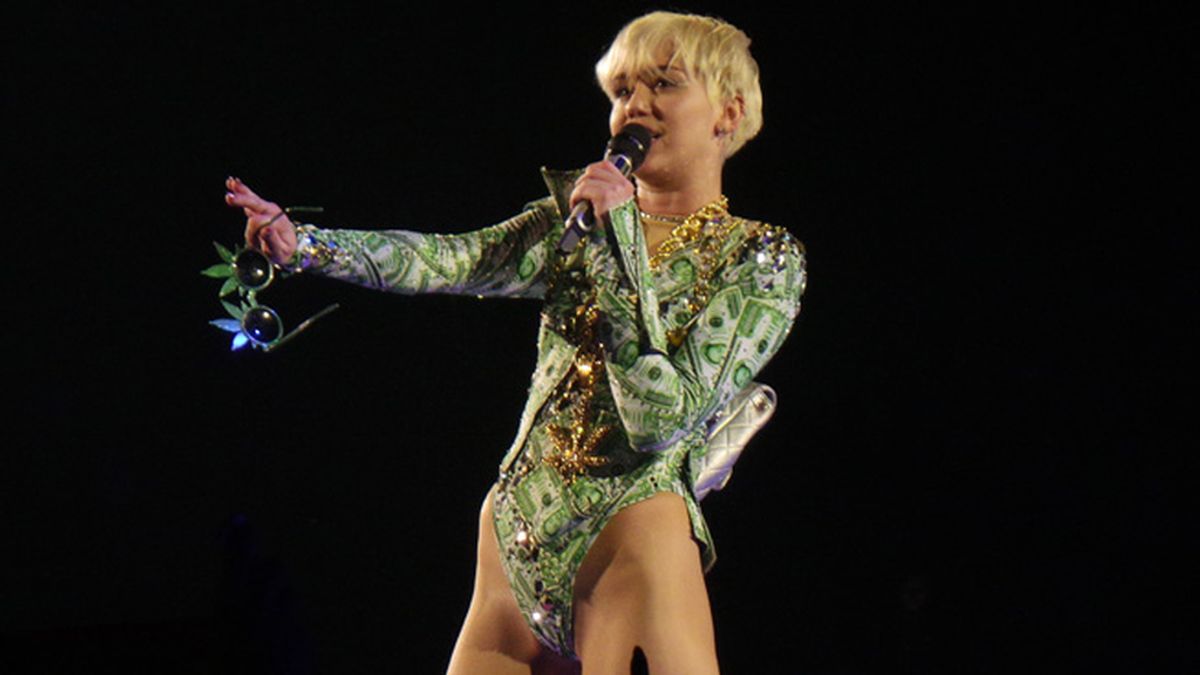 Miley vuelve con su espectáculo no apto para todos los públicos