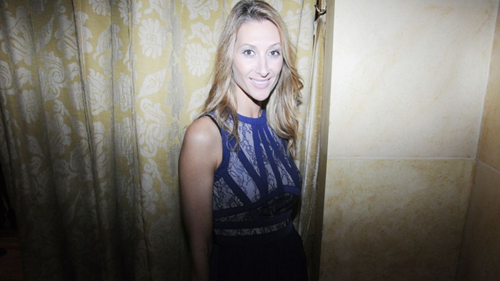 La actriz Mónica Pont a su llegada a la fiesta de Cosmopolitan