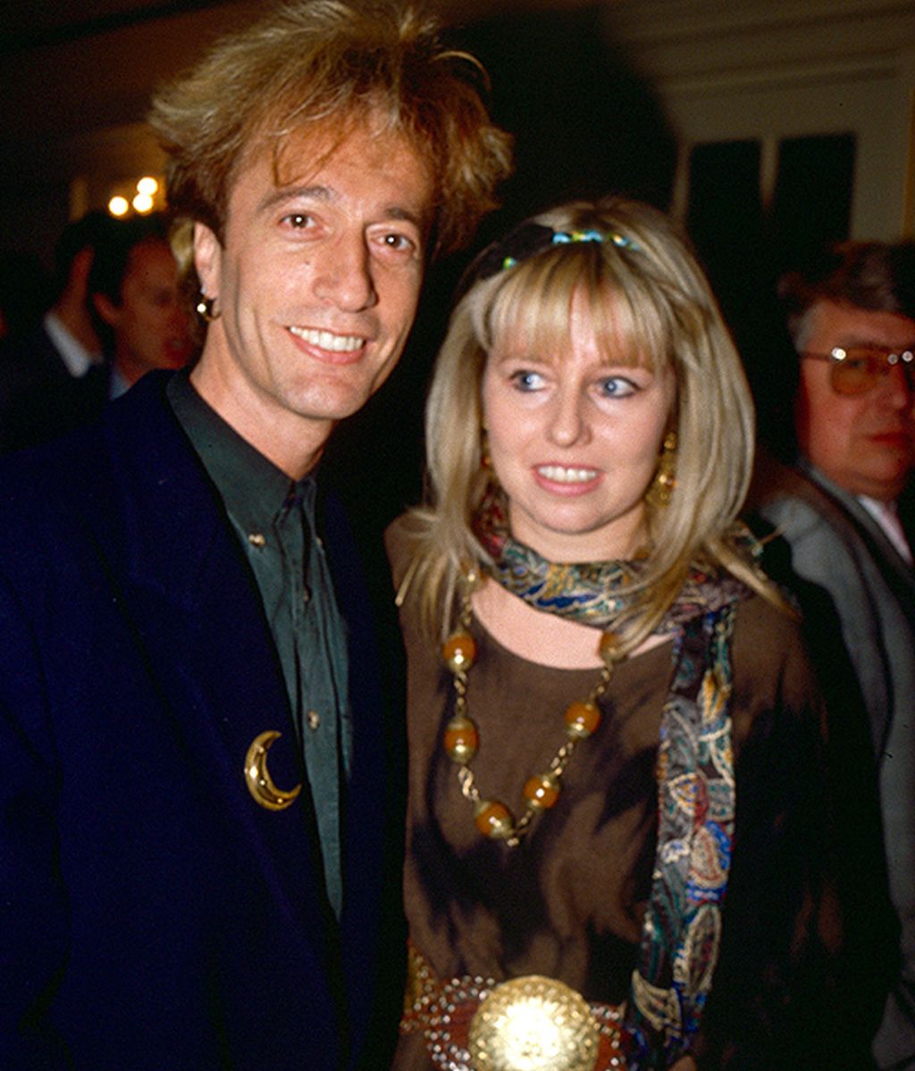 Homenaje al estilo de Robin y los Bee Gees: una vida de éxito y looks extremos