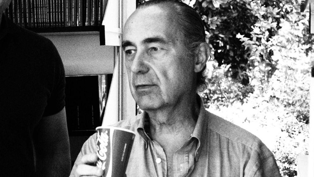 Luis Alberto Cuenca firmó su última obra 'Cuaderno de vacaciones'