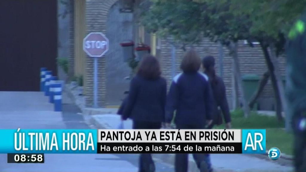 La cantante entró en prisión a las 07:54 de la mañana