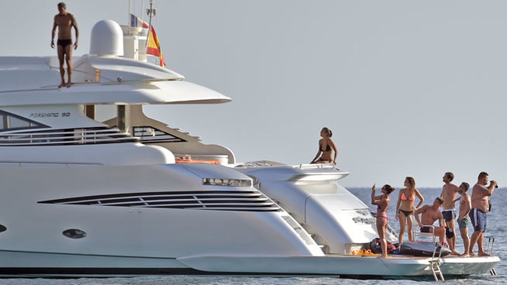 Se recupera de su lesión con su inseparable Ricardo Regufe y compañía