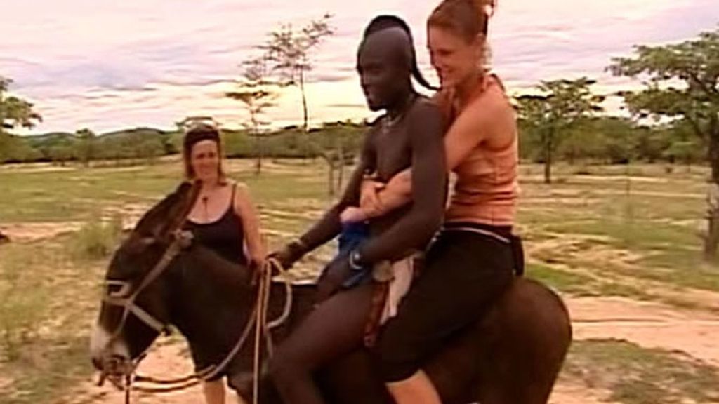 Nuevo intento de los gemelos para enamorar a Marta  y Laura