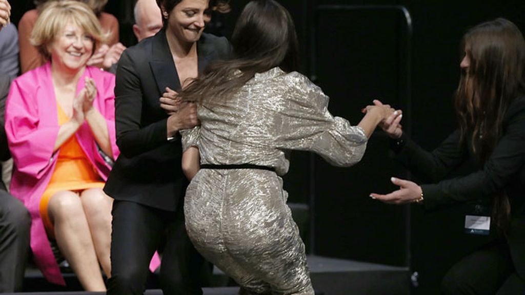 Elena Anaya protagoniza a lo Jennifer Lawrence la fiesta de nominados a los Goya