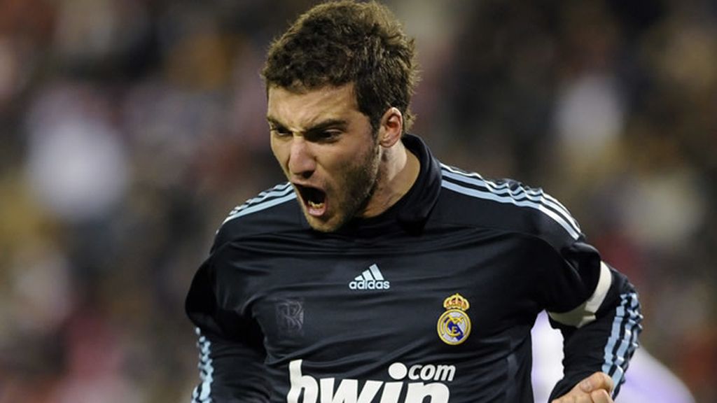 Higuaín, autor de tres tantos Higuaín, autor de tres tantos