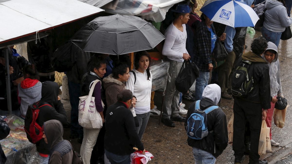 El huracán 'Patricia' se debilita hasta categoría dos tras tocar tierra en México