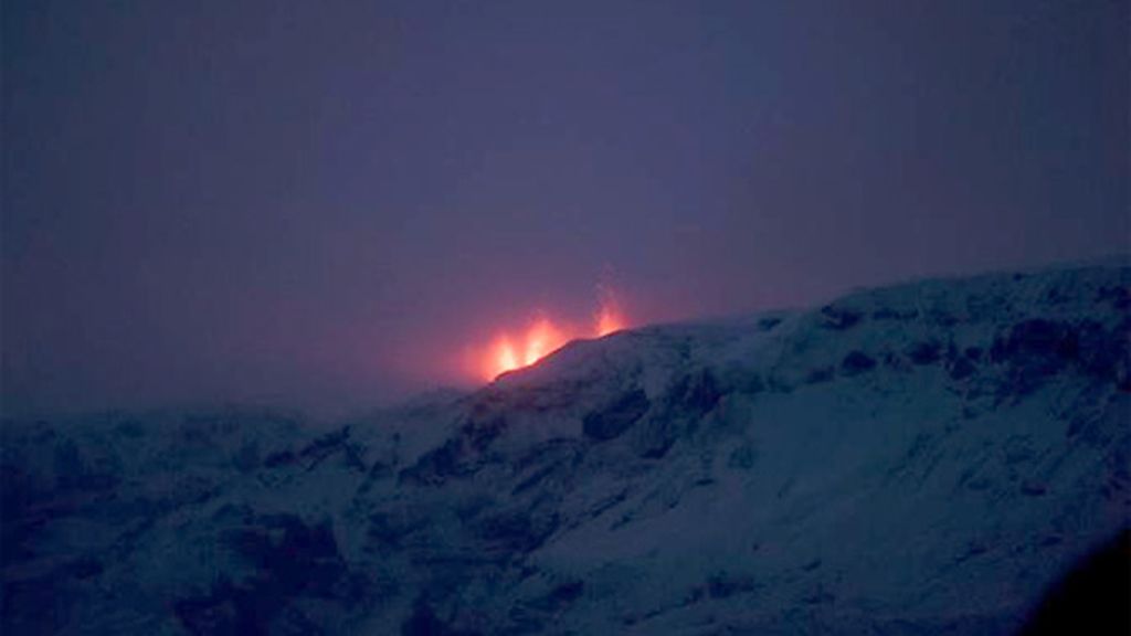 La erupción del glaciar Eyjafjallajokull obliga a declarar el estado de emergencia en Islandia