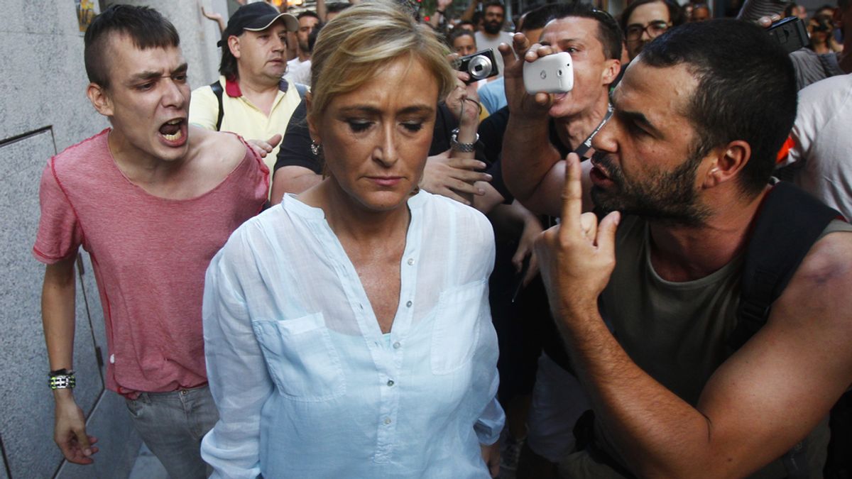 Cristina Cifuentes increpada en Madrid