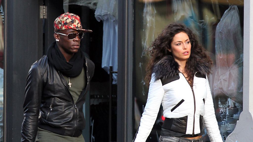 Así es Raffaella Fico, la mujer que asegura que está embarazada de Balotelli
