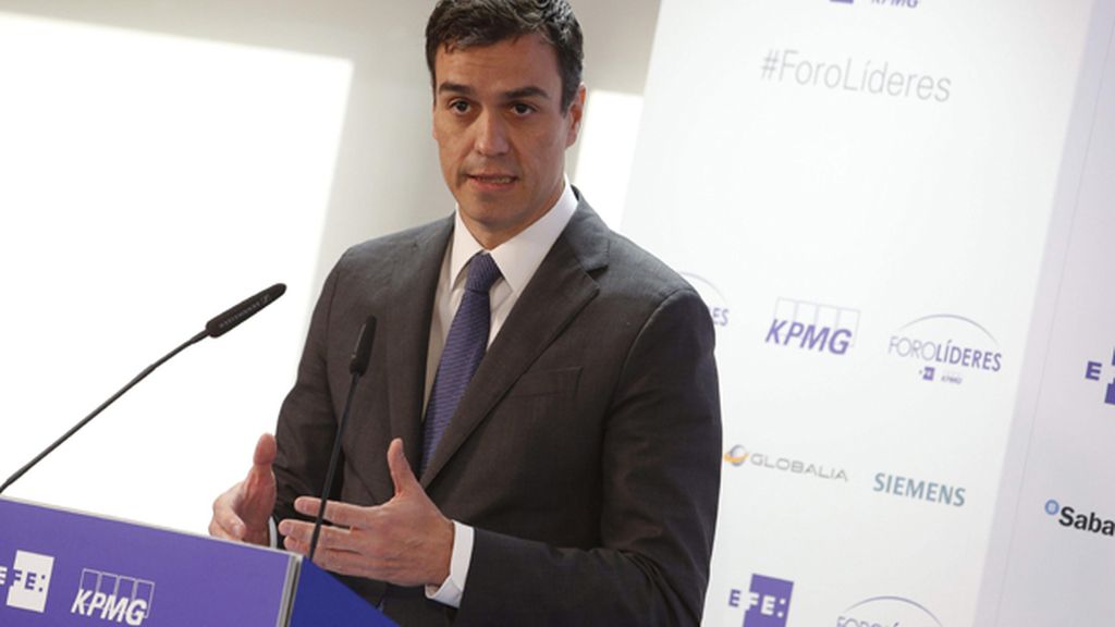 Pedro Sánchez pide a Rajoy que salga de Moncloa para "pisar el barro" Pedro Sánchez pide a Rajoy que salga de Moncloa para "pisar el barro"