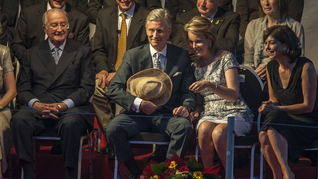 Risas y complicidad entre Alberto de Bélgica y su hijo, que hoy será coronado