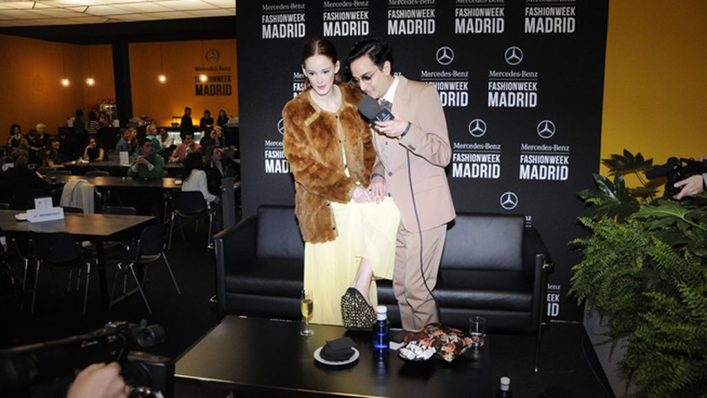 En el backstage con Juanjo Oliva y sus modelos