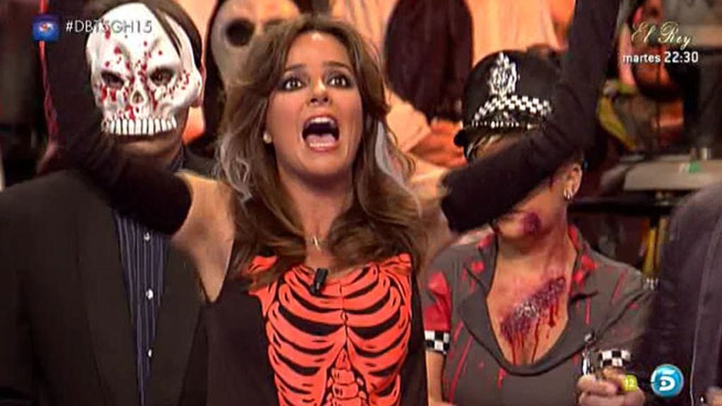 Las gradas del debate celebran Halloween