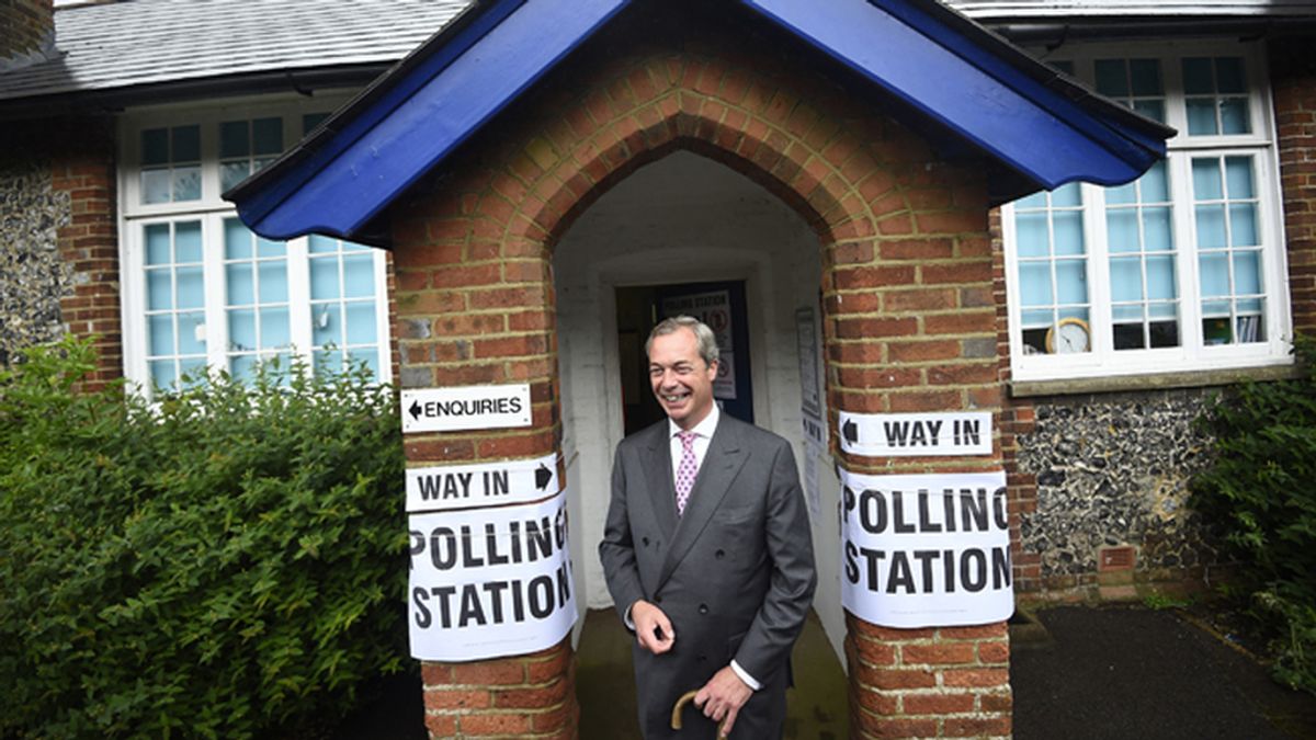 Nigel Farage, líder del UKIP tras votar en el referéndum