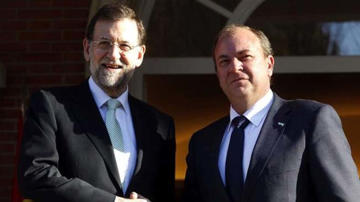 Rajoy recibe a Monago en La Moncloa para hablar de empleo