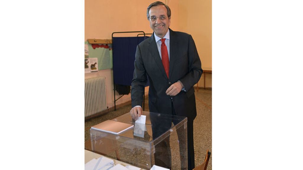 El líder de Nueva Democracia, Antonis Samaras, en las urnas