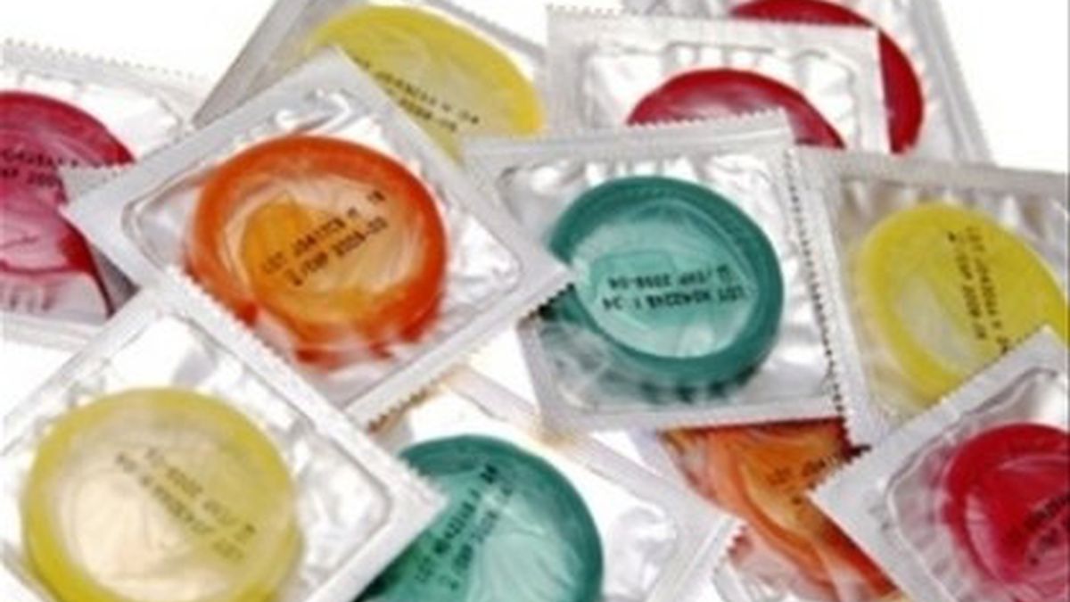 Sudáfrica repartirá preservativos de colores y sabores para frenar el VIH