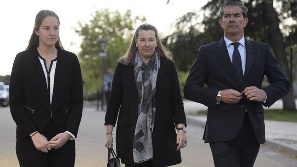 Cristina de Borbón dos Sicilias, junto con su marido Pedro López y su hija Victoria