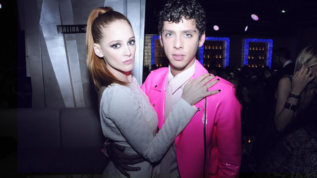 Ana Polvorosa y Eduardo Casanova, que acudió con esta impresionante chaqueta de María Escoté