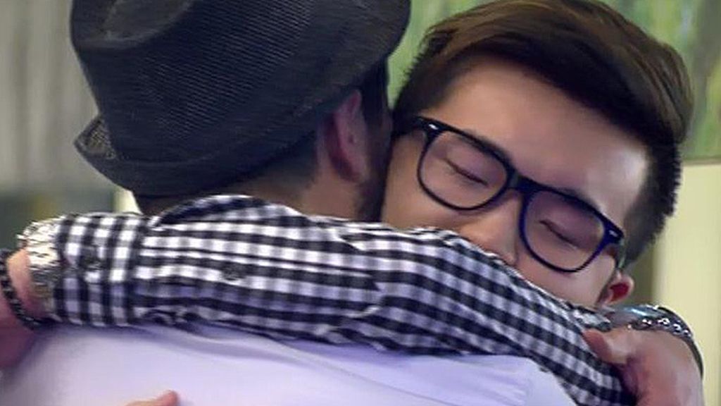 Muchos abrazos y casi algún beso en su despedida