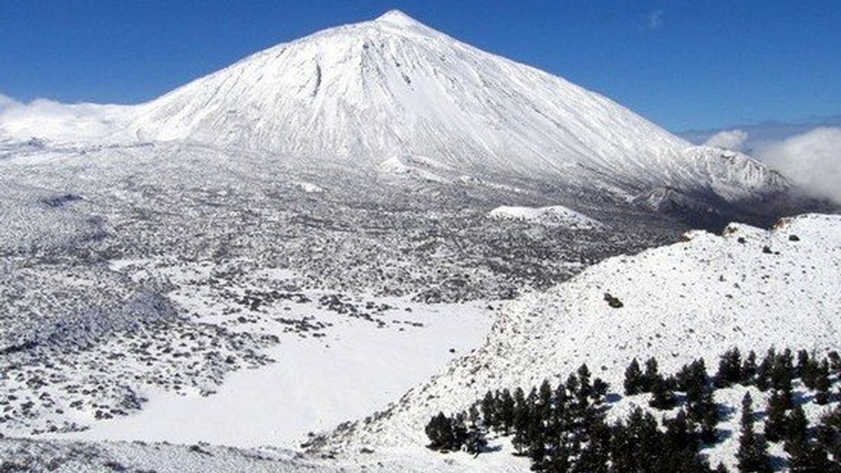 Cortan los accesos al Teide por hielo y nieve