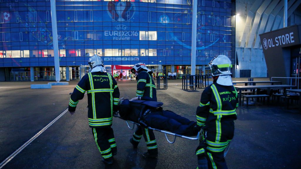 La UEFA se prepara para la Eurocopa: simulacro de atentado en Lyon