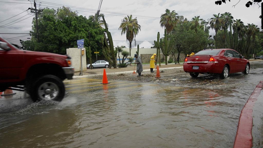 Fuertes lluvias, derrumbes y estragos en infraestructuras