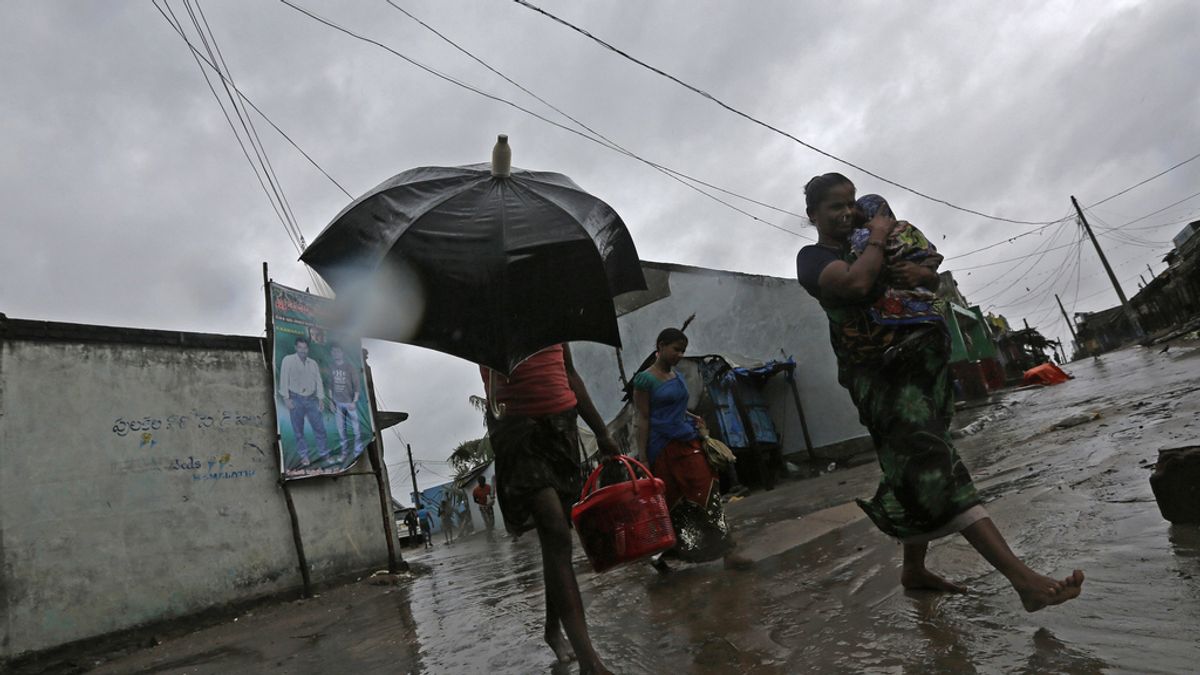 Siete muertos con la irrupción del ciclón 'Phailin' en el estado oriental de Odisha