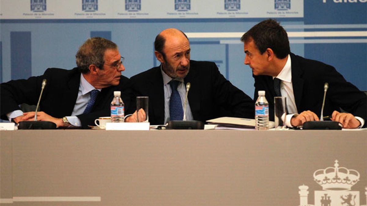 Zapatero se compromete con los empresarios a acelerar las reformas económicas