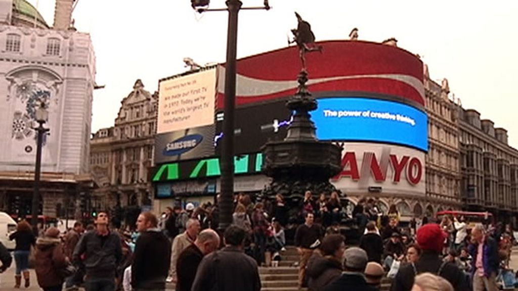 El bullicio de Piccadilly Circus, el corazón de Londres