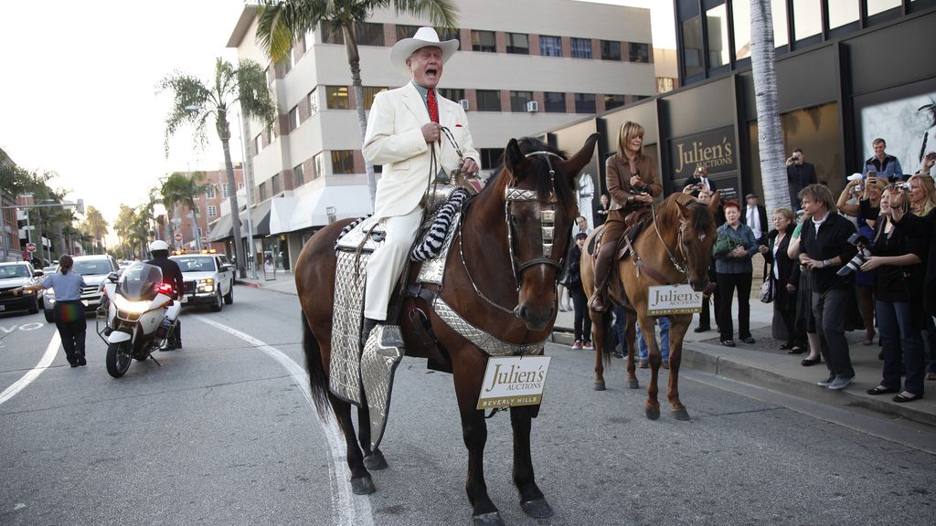 Fallece J.R, el malvado personaje de Dallas