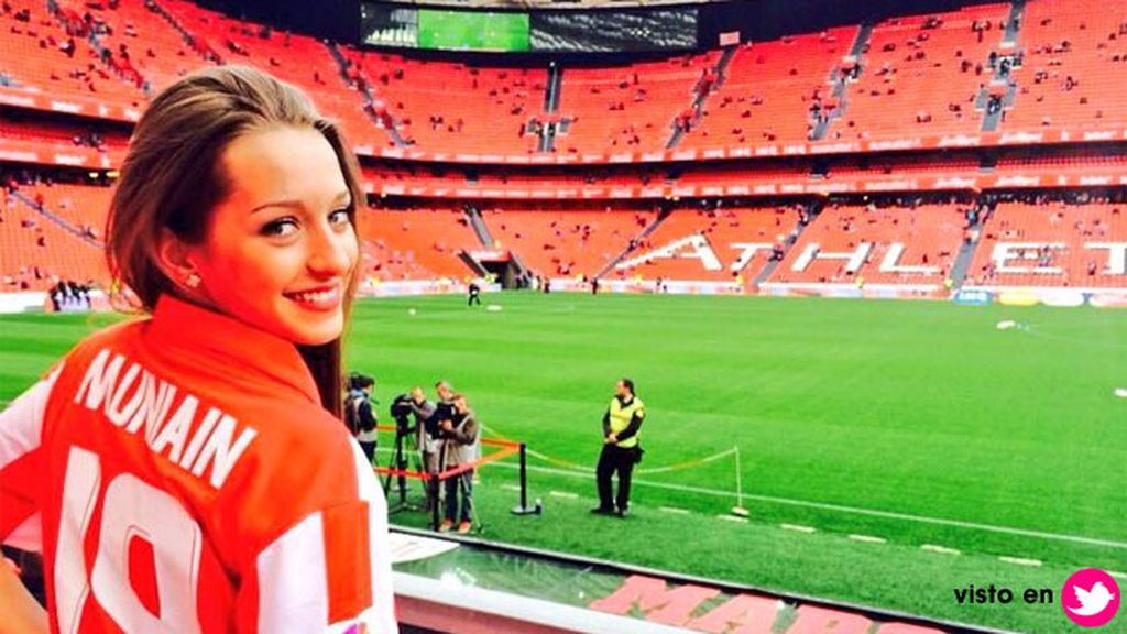 Siempre con el 19 a la espalda, es habitual en las gradas de San Mamés