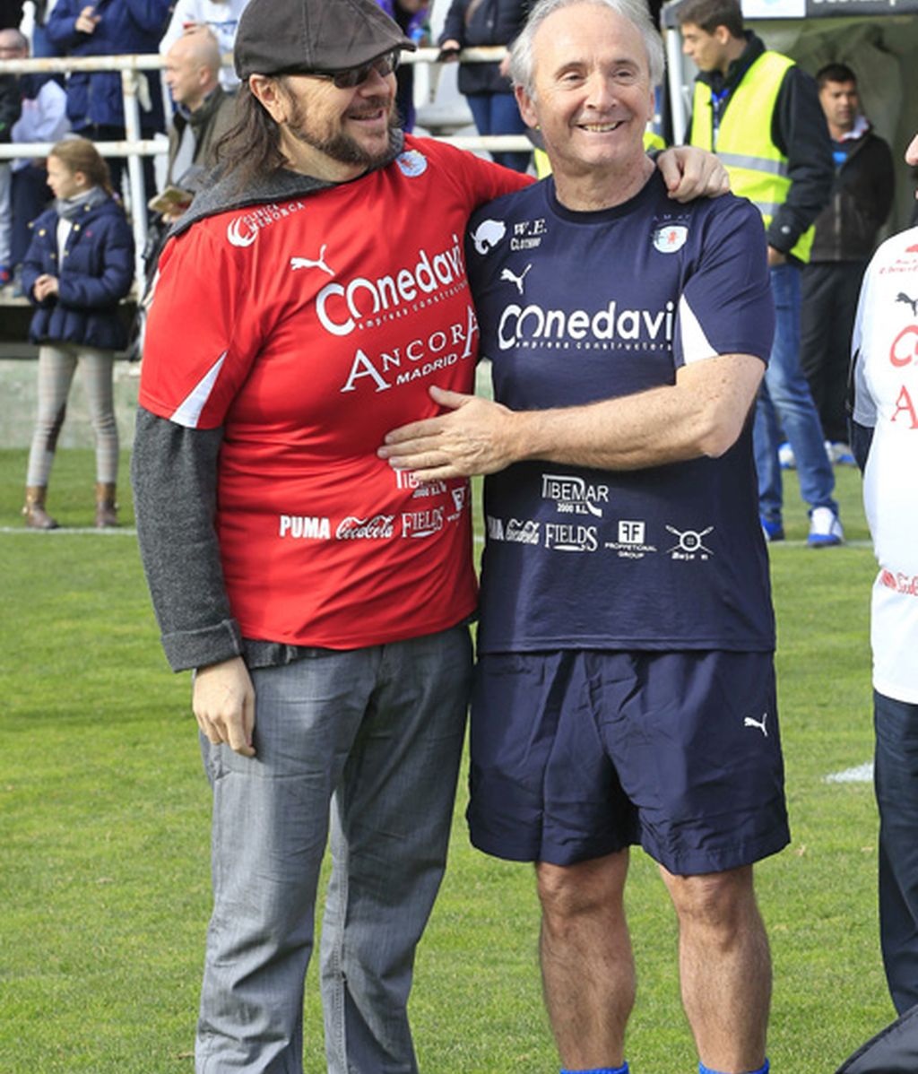 Santiago Segura junto con un secundario de 'La Que se Avecina'