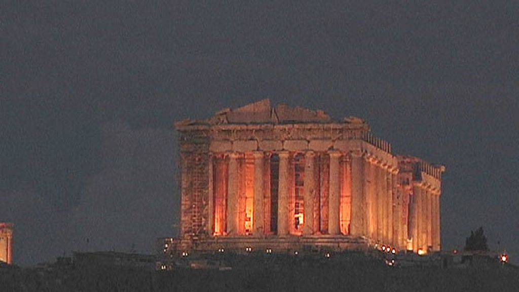 El partenón visto por la noche
