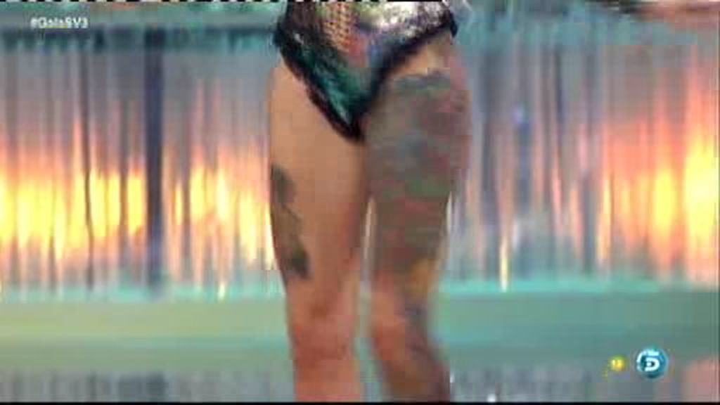 Lentejuelas, tatuajes y poca ropa: el look de Pelopony en la gala