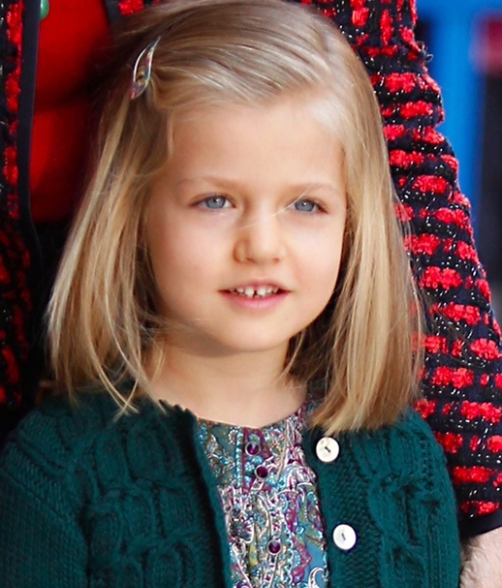 Letizia radiante y Cristina ausente en la misa de Pascua